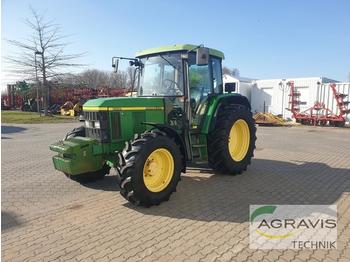 Landbouw tractor John Deere 6310