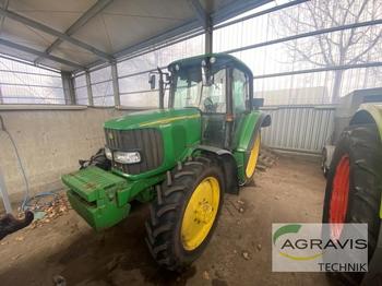 Landbouw tractor John Deere 6320