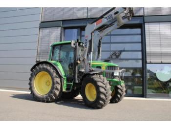 Landbouw tractor John Deere 6330