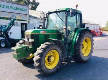 Landbouw tractor John Deere 6400