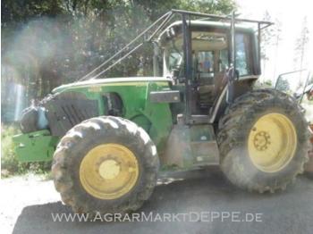 Landbouw tractor John Deere 6820
