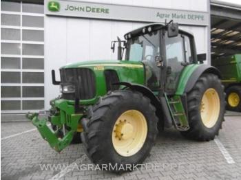 Landbouw tractor John Deere 6820