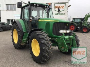Landbouw tractor John Deere 6820