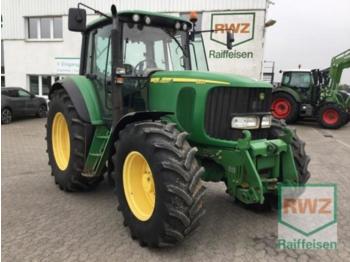 Landbouw tractor John Deere 6820