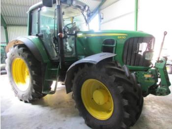 Landbouw tractor John Deere 6830