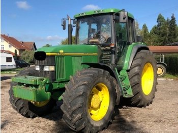 Landbouw tractor John Deere 6900