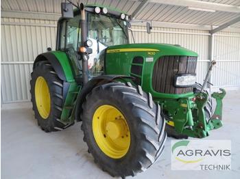 Landbouw tractor John Deere 7430
