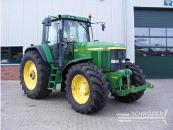 Landbouw tractor John Deere 7810