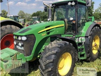 Landbouw tractor John Deere 7830