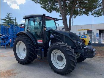 Landbouw tractor VALTRA A114H for rent