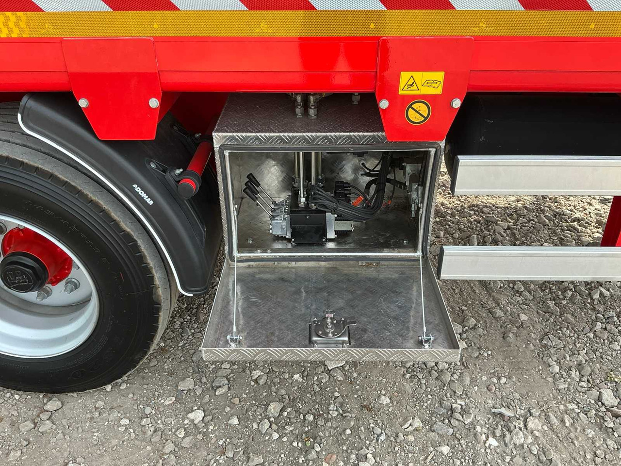 Landbouwaanhanger Mercedes-Benz UGE-453