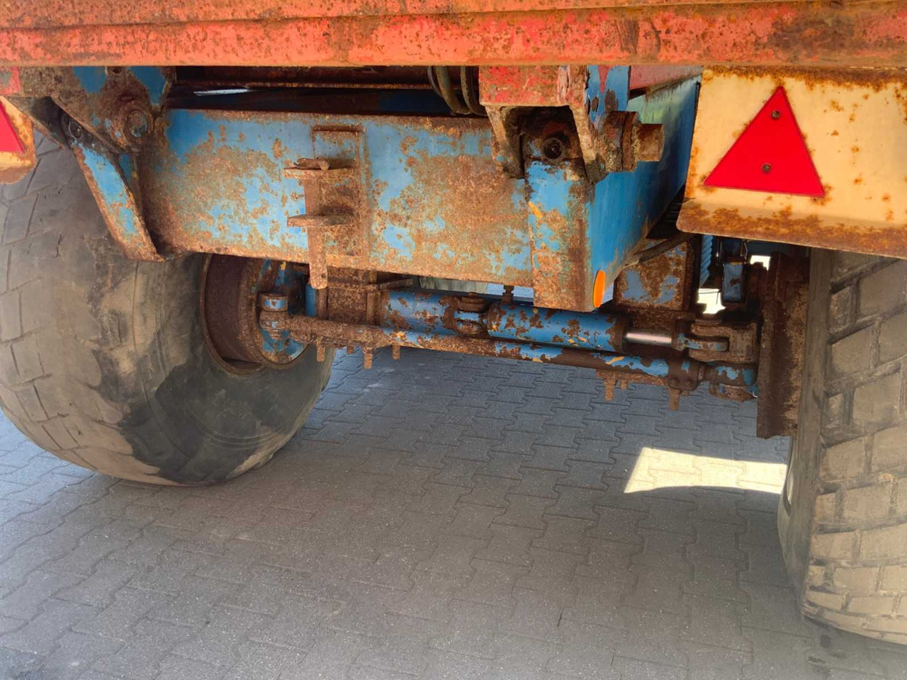 Landbouwkipper Beco Gigant 240