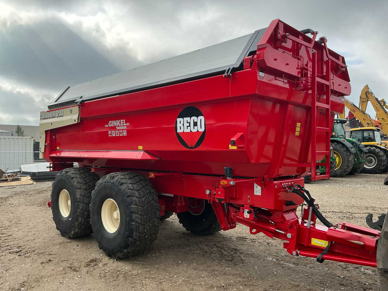 Landbouwkipper Beco MAXXIM 240
