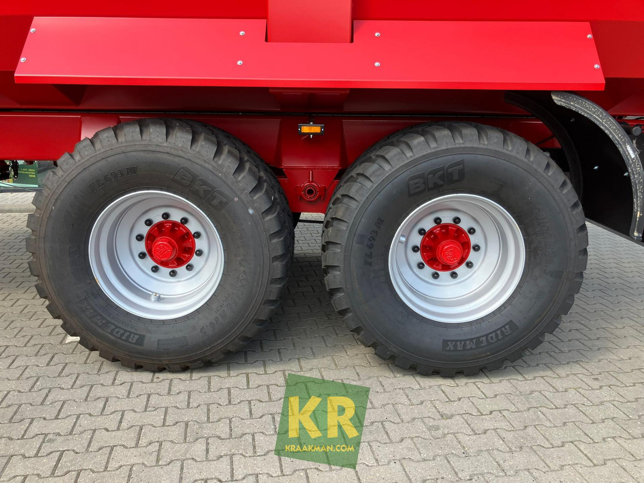 Landbouwkipper Krampe BIG BODY 700