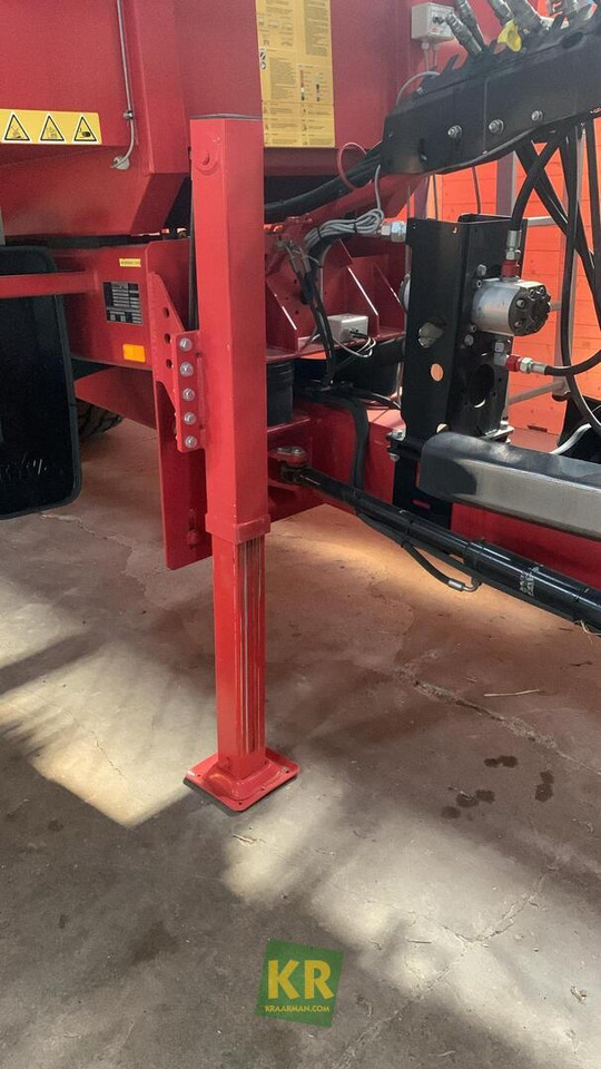 Landbouwkipper Krampe BIG BODY 900