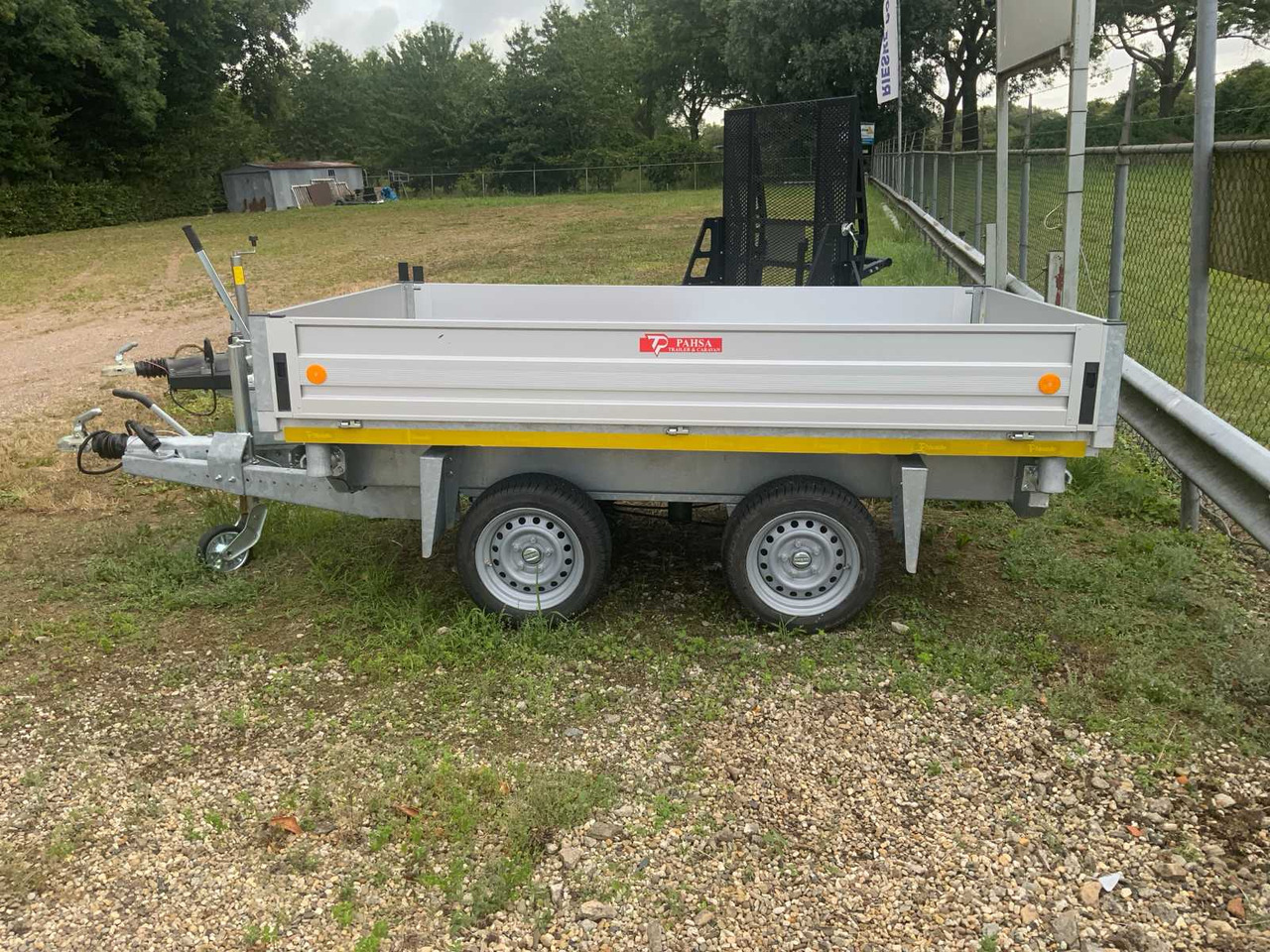 Landbouwkipper Pahsatrailer