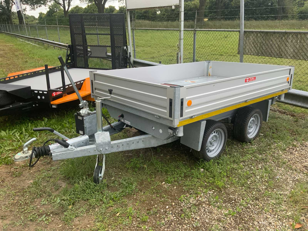 Landbouwkipper Pahsatrailer
