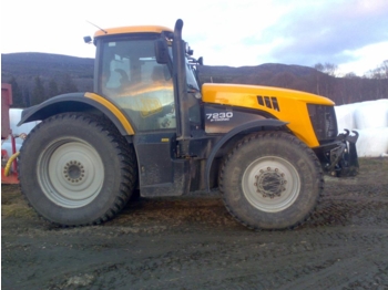 JCB 7230 - landbouwtrekker