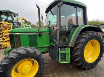 John Deere 6100 - landbouwtrekker