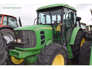 John Deere 6130 - landbouwtrekker