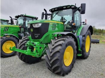 Landbouwtrekker John Deere 6215R