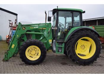 John Deere 6220 - landbouwtrekker