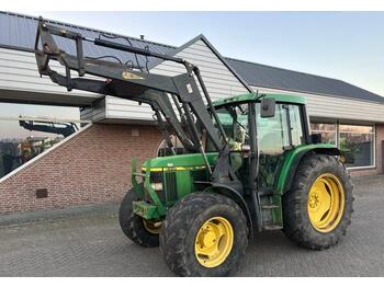 John Deere 6310  - landbouwtrekker