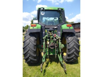 Landbouwtrekker John Deere 6800