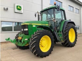 Landbouwtrekker John Deere 6910