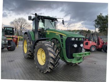 John Deere 8430 - landbouwtrekker