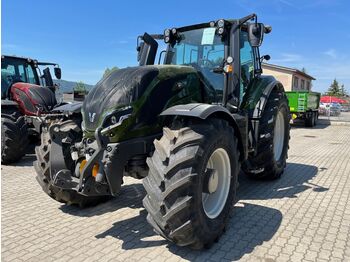 Valtra T175  - landbouwtrekker