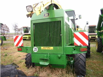 JCB 526S forage harvester - maaidorser