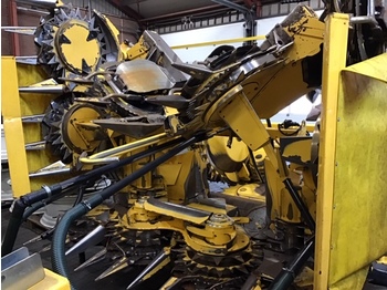 Maiskolvenplukker New Holland FIE 470 Maisbek