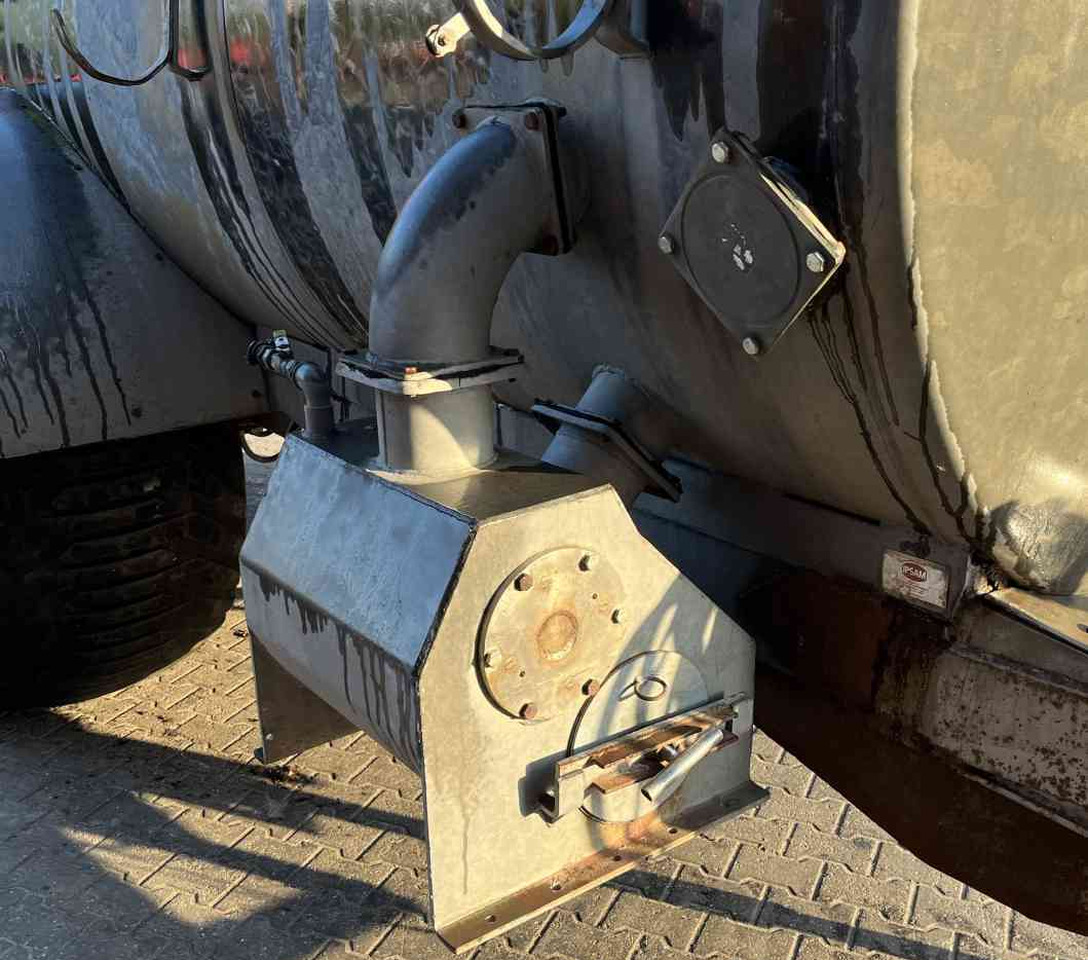 Mesttank Ipsam 8000 liter tank Vredo bemester. Mestverwerking