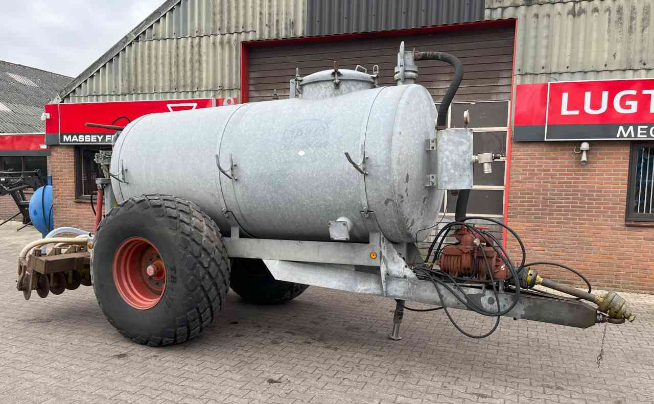 Mesttank Jako 6000 l. mesttank met injecteur bemesting