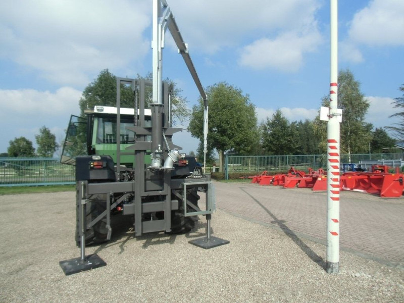 Mestverspreider tractor aquaduct
