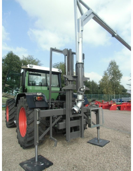 Mestverspreider tractor aquaduct