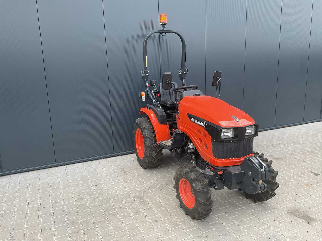 Mini tractor Avenger