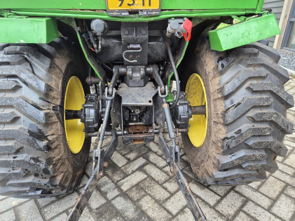 Mini tractor JOHN DEERE 2520