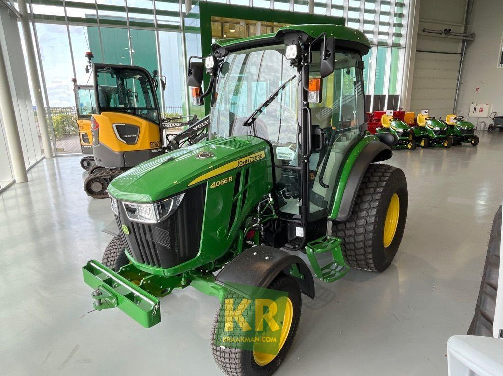 Mini tractor John Deere 4066R
