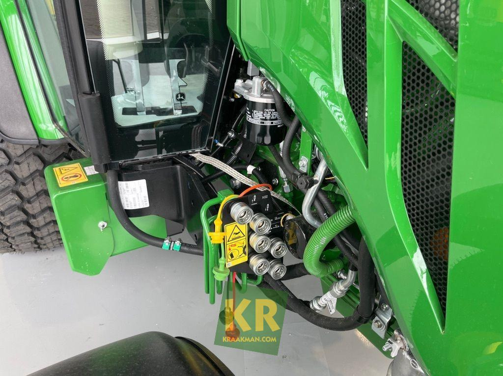 Mini tractor John Deere 4066R