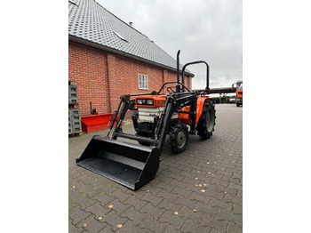 Mini tractor  Kleintraktor Kubota B1600 mit Frontlader ab 125 € pro Monat.