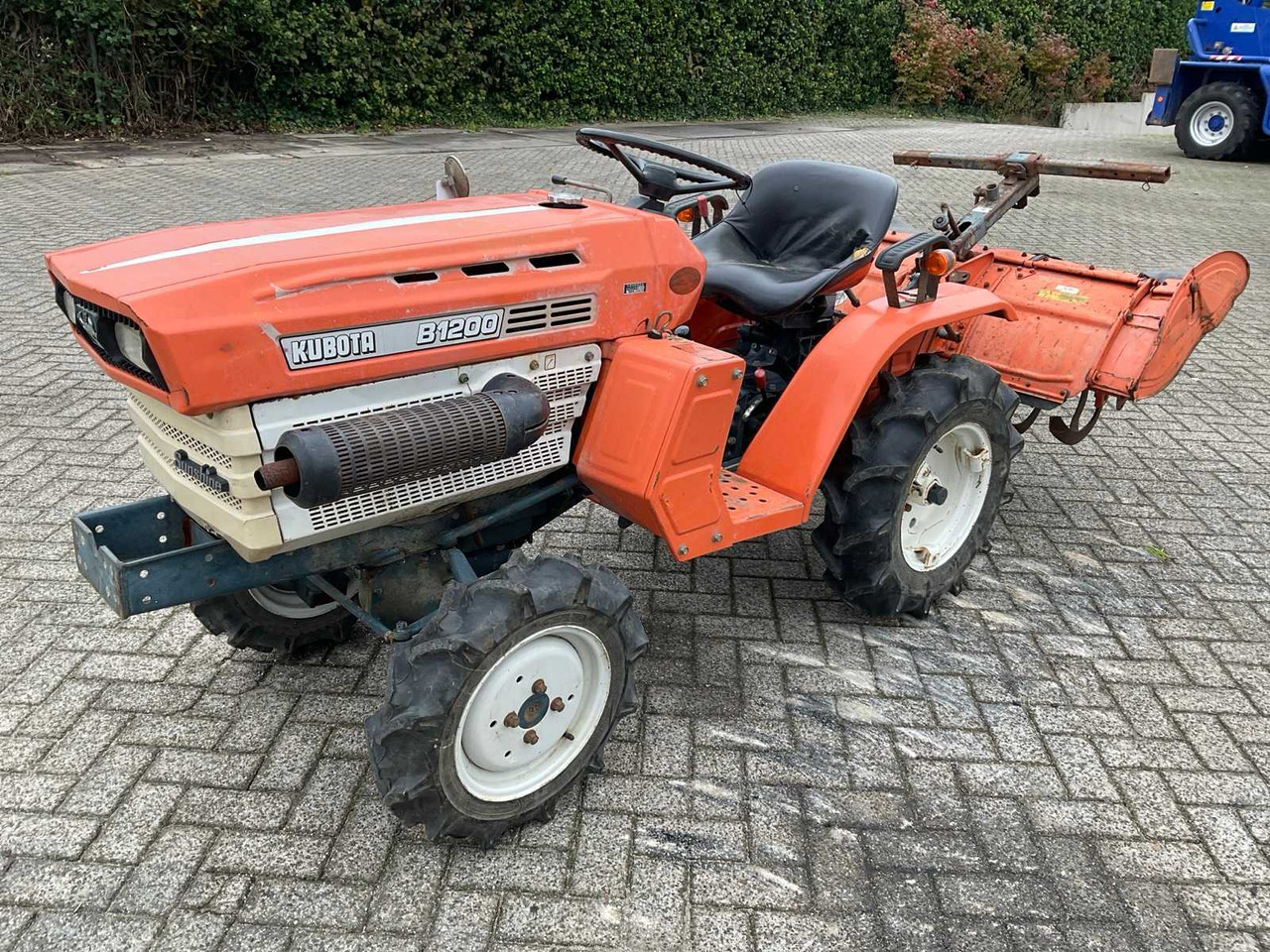 Mini tractor Kubota B1200