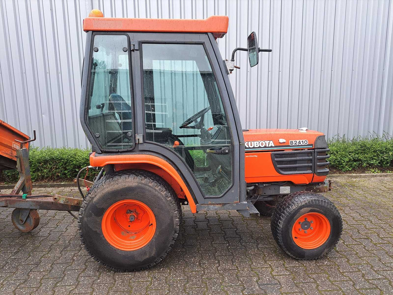 Mini tractor Kubota B2410