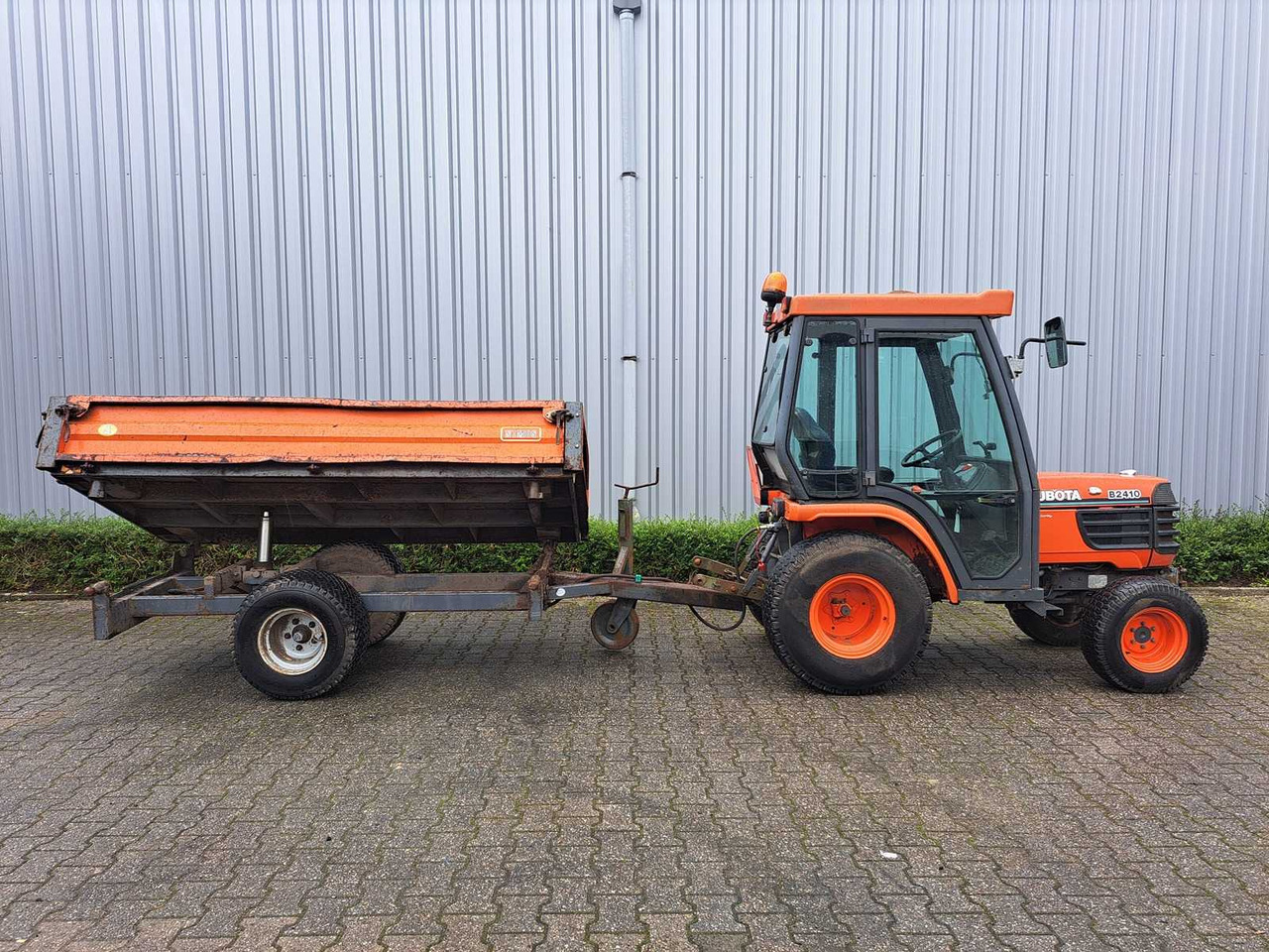 Mini tractor Kubota B2410