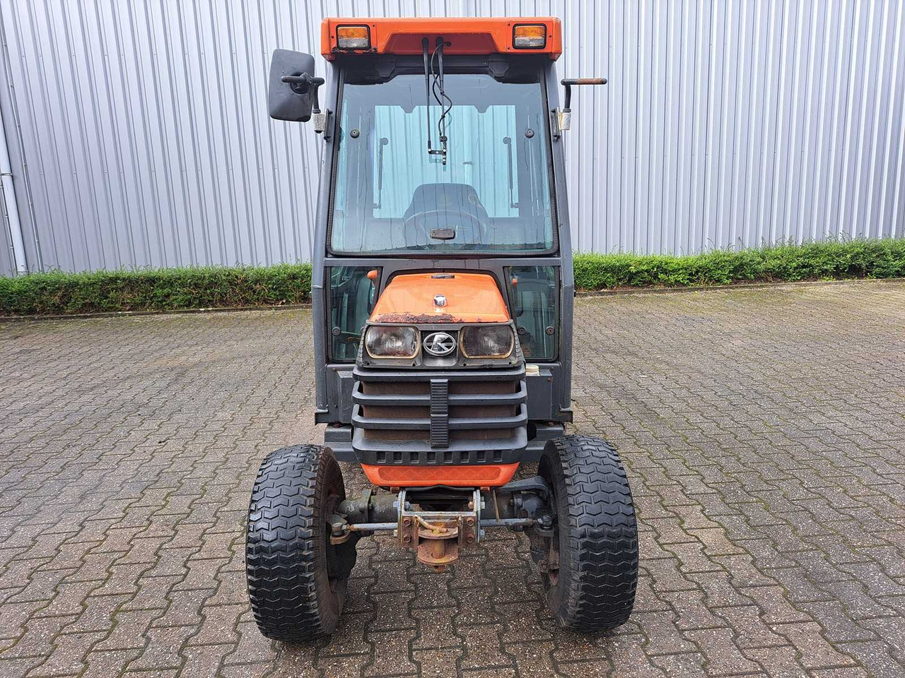 Mini tractor Kubota B2410
