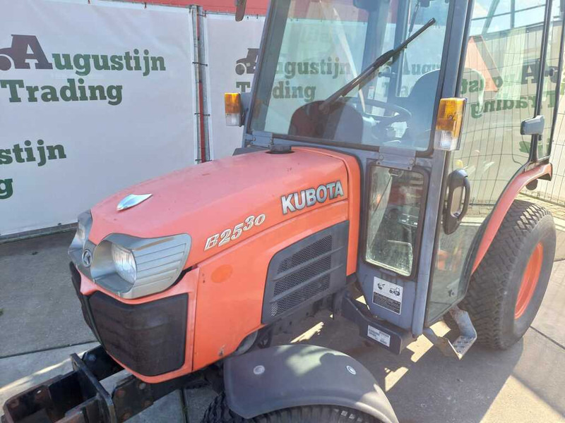 Mini tractor Kubota B2530