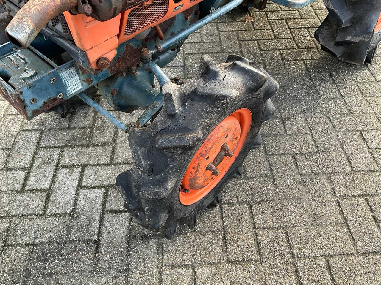 Mini tractor Kubota ZB7001