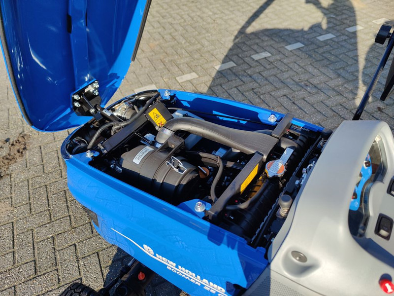 Mini tractor New Holland BOOMER 25 Tractor Compact