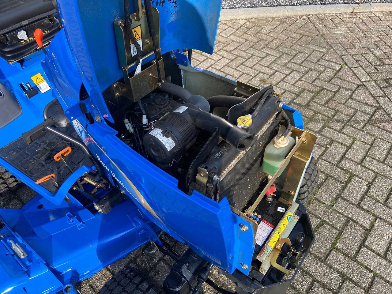 Mini tractor New Holland TZ24D